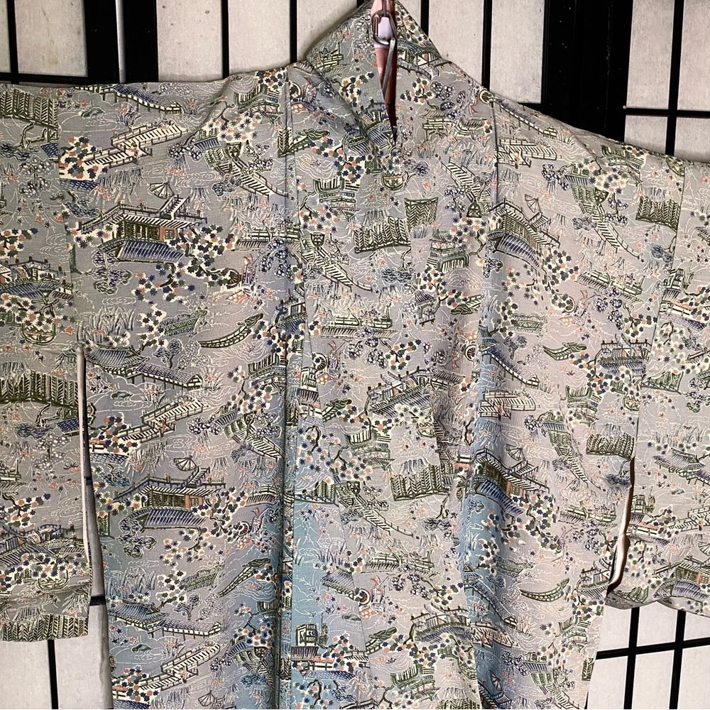 Traditional Patterned Kimono - image 3